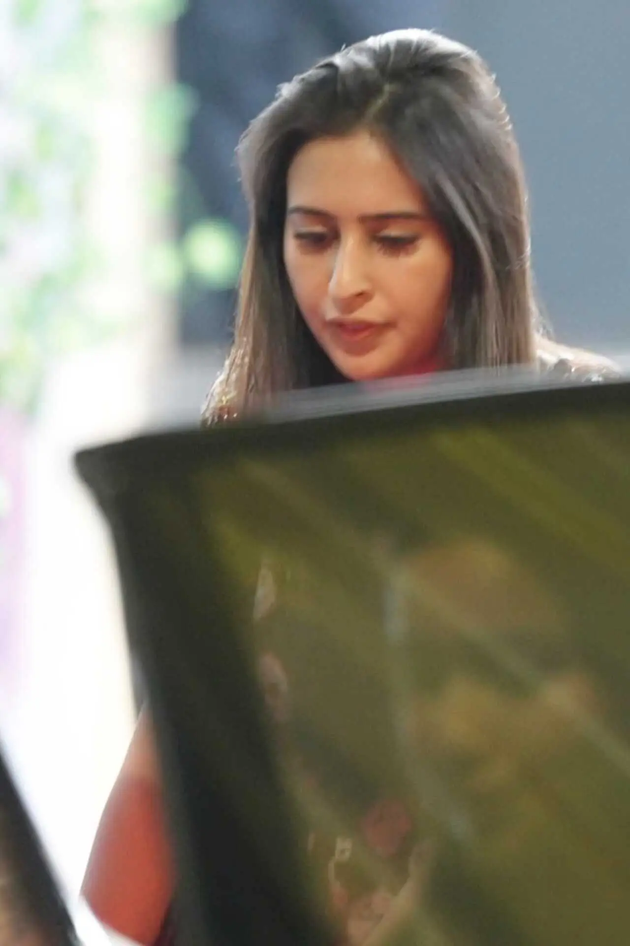 Not just this, along with her studies, Saaniya gained certification as a veterinary technician from the ABC program of the Worldwide Veterinary Service.